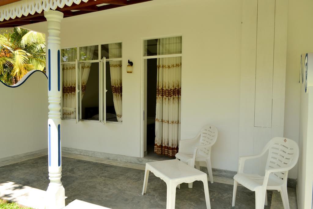 Di Sicuro Tourist Inn Hikkaduwa Pokoj fotografie