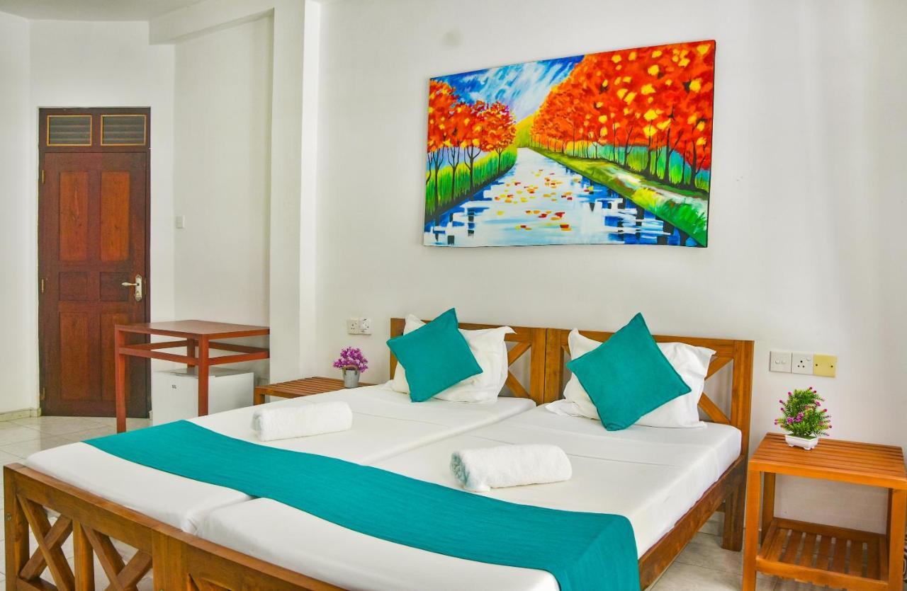 Di Sicuro Tourist Inn Hikkaduwa Exteriér fotografie