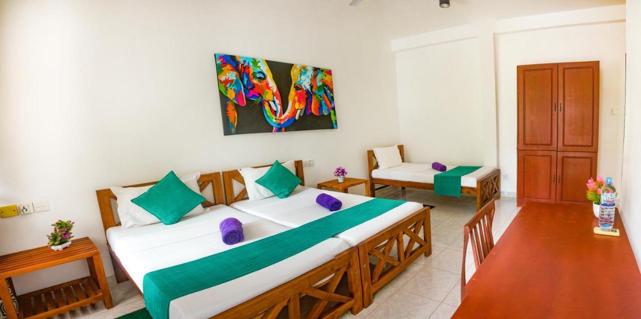 Di Sicuro Tourist Inn Hikkaduwa Exteriér fotografie