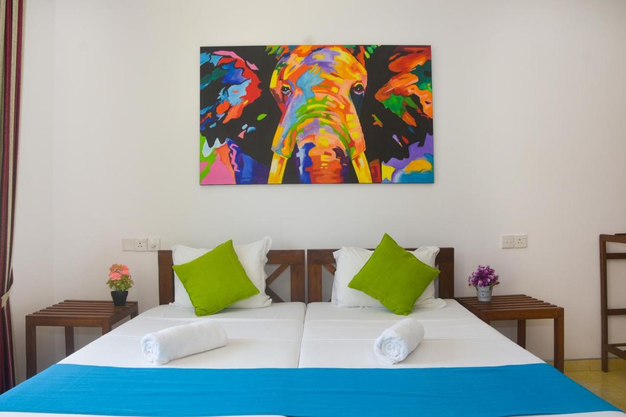 Di Sicuro Tourist Inn Hikkaduwa Exteriér fotografie